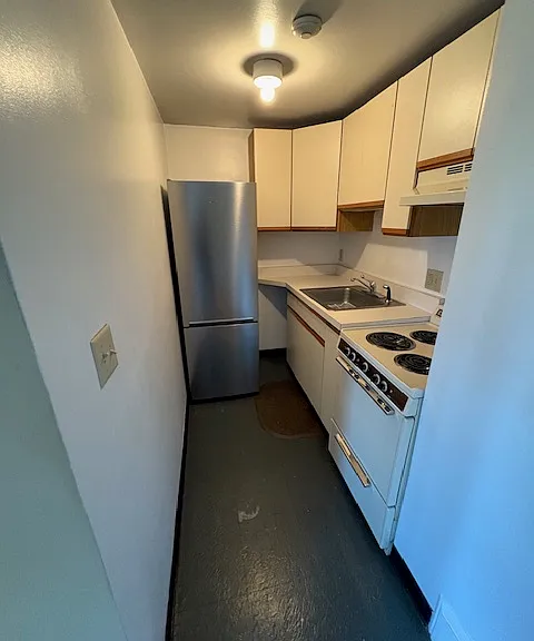 523 Columbus Ave #4R — Photo 2