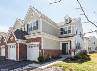 1218 Falcon Ridge Dr, Elgin, IL 60124