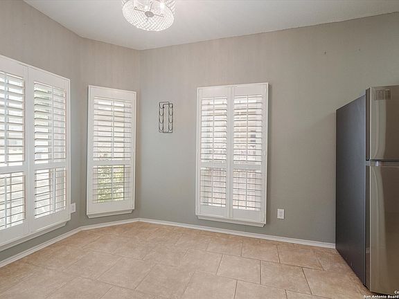 5th image of 13615 Drakewood