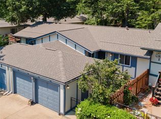 719 Claygate Ct, Ballwin, MO 63021