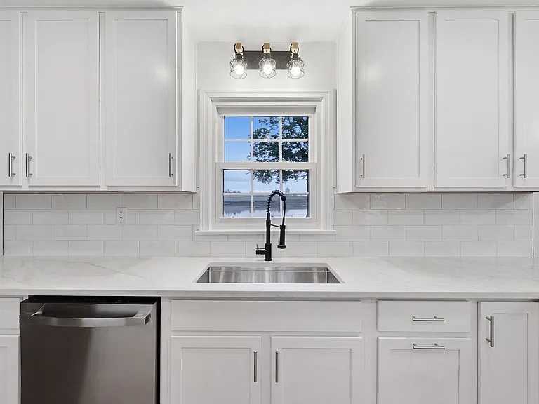 128 Convention Dr — Photo 13