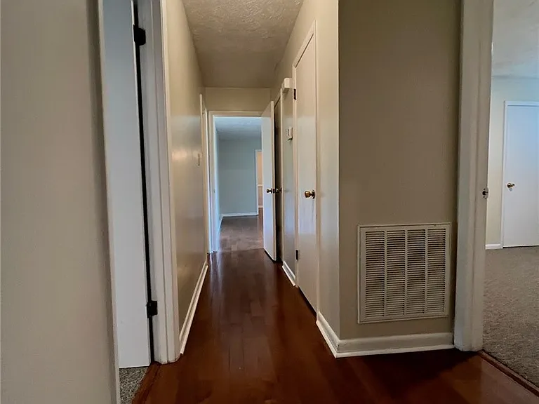 1319 Levy Dr — Photo 27
