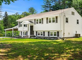 15 Weathervane Rd, Billerica, MA 01821