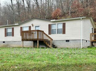 480 Daniel Boone Trl, Hurricane, WV 25526