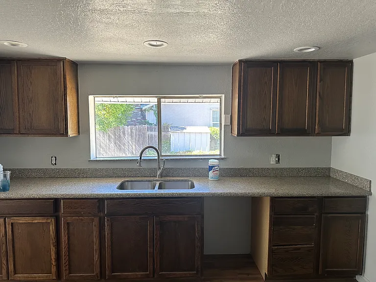 213 Park St — Photo 10