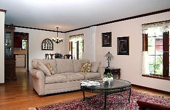 2nd image of 720 N Evergreen Ave