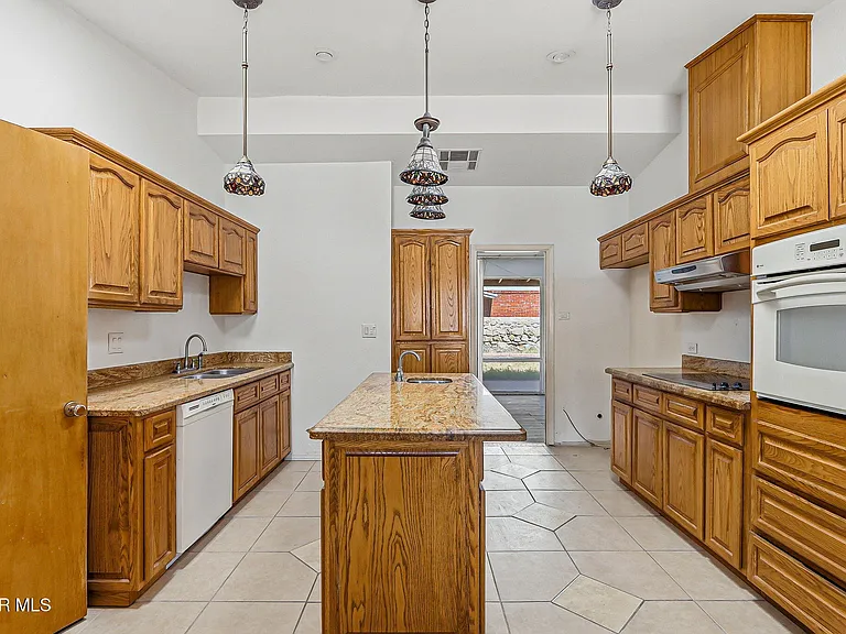 2801 Polk Ave — Photo 6