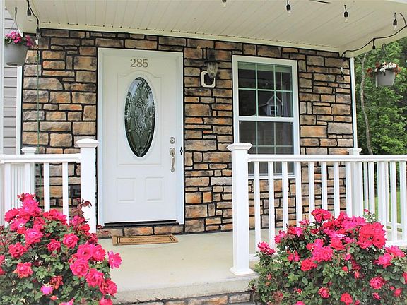 3rd image of 285 Robin Hood Dr