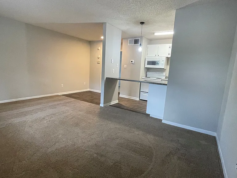 Oak Terrace Apartments — Photo 43