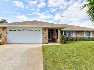 1093 Seamist Ln, Sebastian, FL 32958