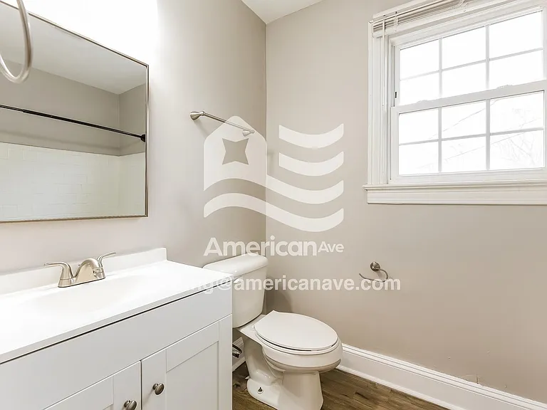1325015_013_main_bathroom_13.jpg