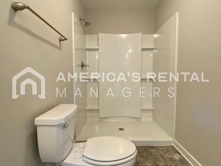 7940 Saint James Dr — Photo 21