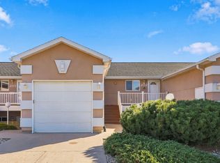 1716 W 18th St, Cedar Falls, IA 50613