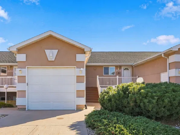 1716 W 18th St, Cedar Falls, IA 50613