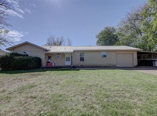 901 Elizabeth Blvd, Granbury, TX 76048