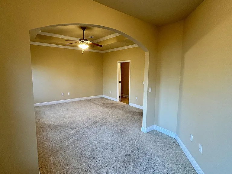80 S Knightsbridge Ct — Photo 28