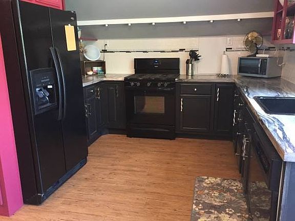 2nd image of 604 Florence Ave #A