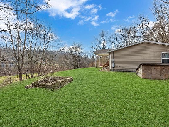 3rd image of 105 Powerline Rd