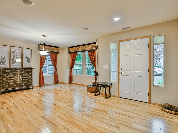 3rd image of 9131 225th Way NE