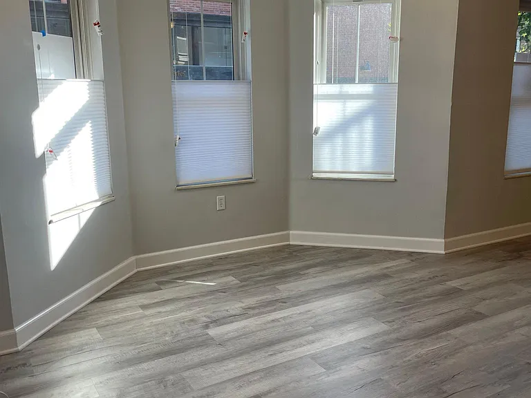 14 W Russell St — Photo 3