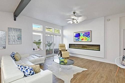 4th image of 3360 N Topanga Canyon Blvd