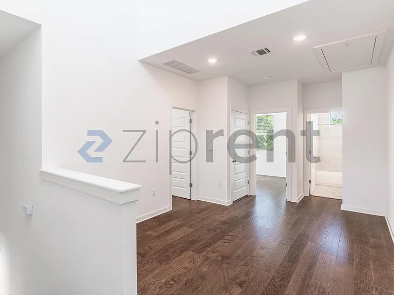 6409 Berkman Dr #7 — Photo 12
