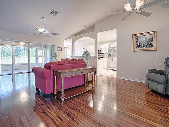5th image of 33128 Meadow Green Ct
