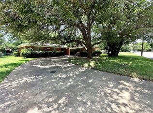 805 N Douglas Ave, Cleburne, TX 76033