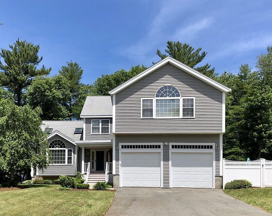 1st image of 32 Hereford Ln