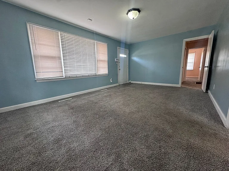 302 Brookwood Ave — Photo 2