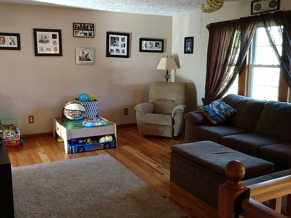 2nd image of 17486 Lexington Dr