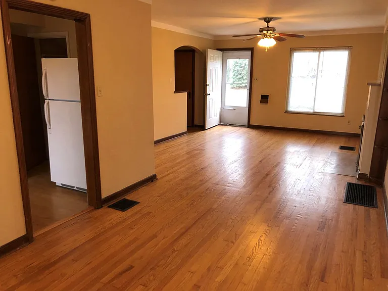 1748 Northwest Blvd — Photo 1