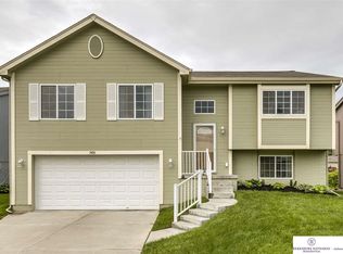 7406 N 75th St, Omaha, NE 68122