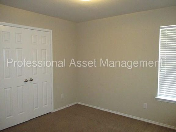 4th image of 423 Hidden Springs Dr