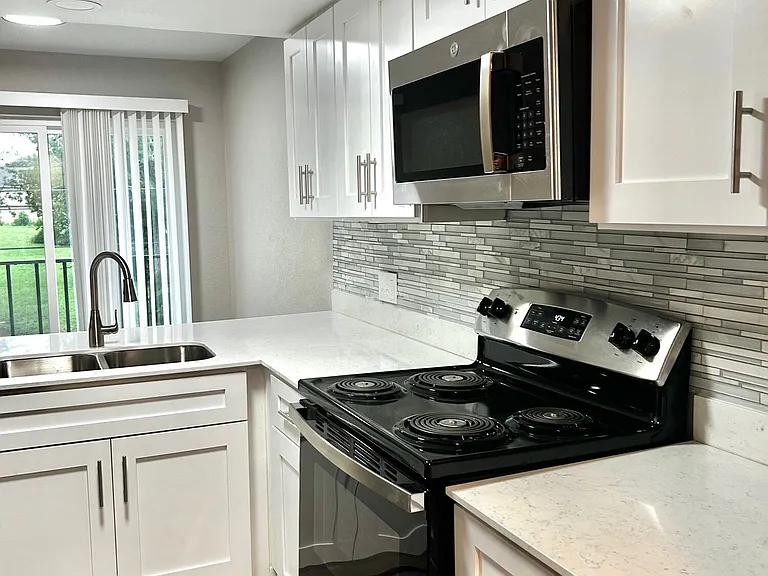 Athens Townhomes — Photo 75