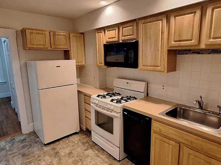 43 Eddie St #1-R — Photo 3