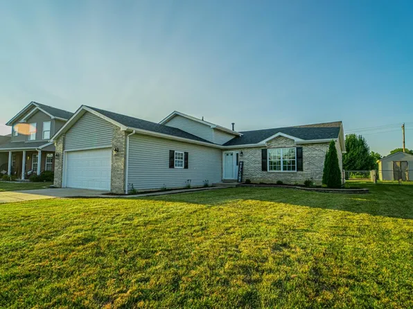 8068 E 123rd Pl, Crown Point, IN 46307