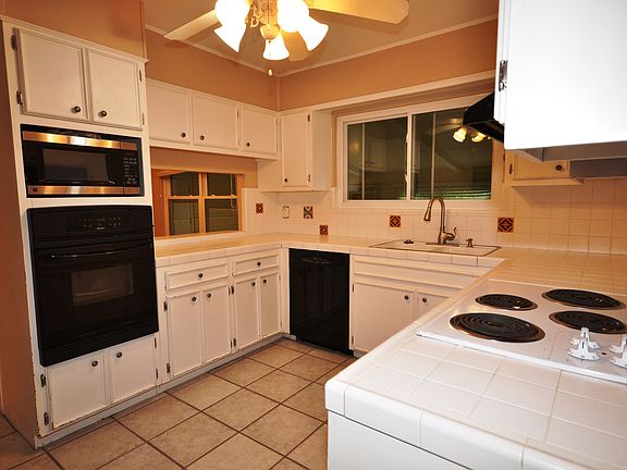 3rd image of 6610 Lazyridge Dr
