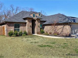 1107 Hickory St, Cave Springs, AR 72718