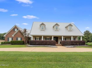 1600 Wright Rd, Raymond, MS 39154