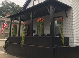 32 Walnut St, Newport, RI 02840