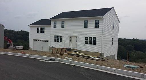 1st image of 26 Gedney Dr