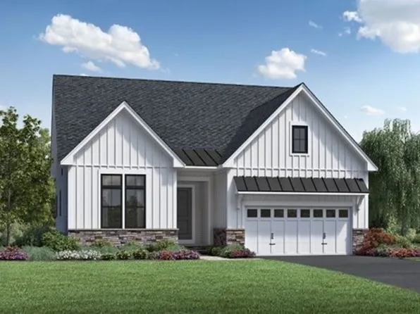 2 Barnes Blvd #52, Hudson, MA 01749
