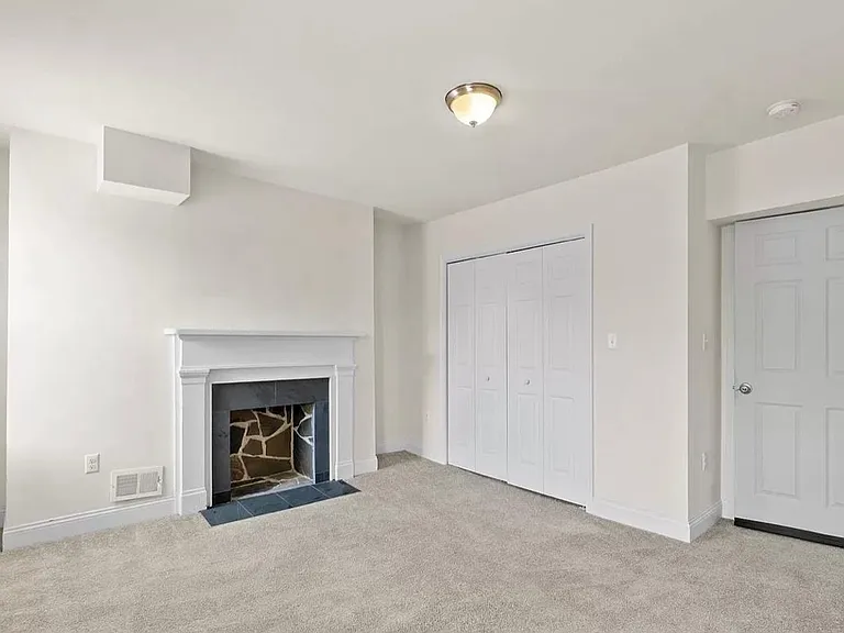 848 W Lombard St — Photo 11