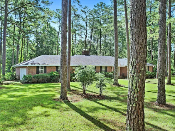 1270 Wadsworth Dr, Albany, GA 31721