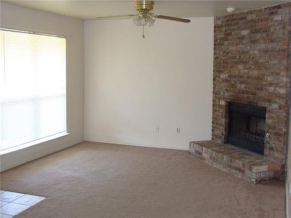 4th image of 2736 Sunset Strip Ave