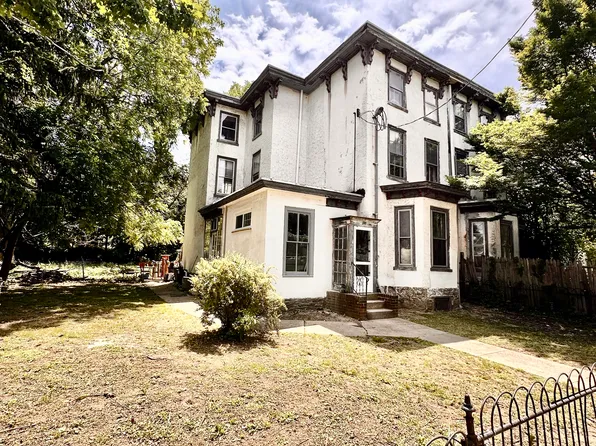 30 W Penn St #2R, Philadelphia, PA 19144