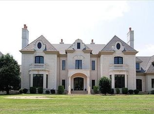 11215 Stuart Mill Rd, Oakton, VA 22124