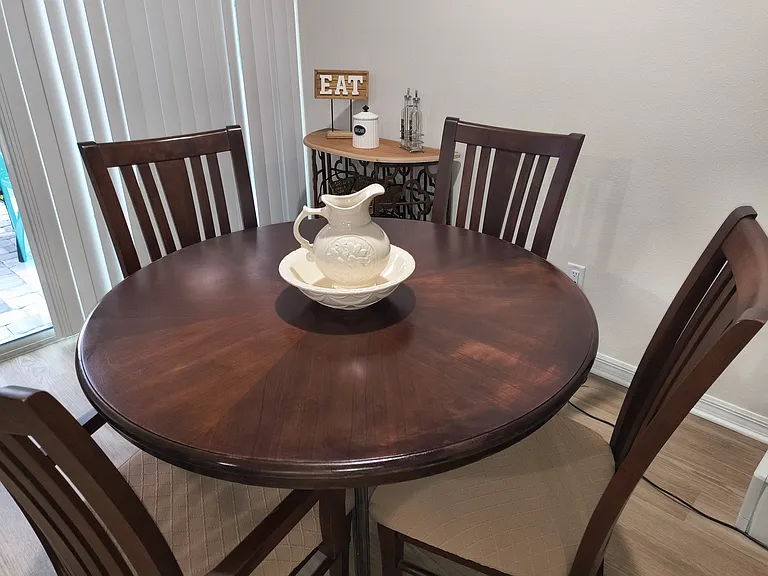 8 Unique Ct #B — Photo 21
