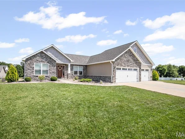 8909 Rock Creek Dr, Saint Jacob, IL 62281